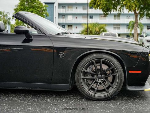 Used 2023 Dodge Challenger SRT Hellcat RWD image 11