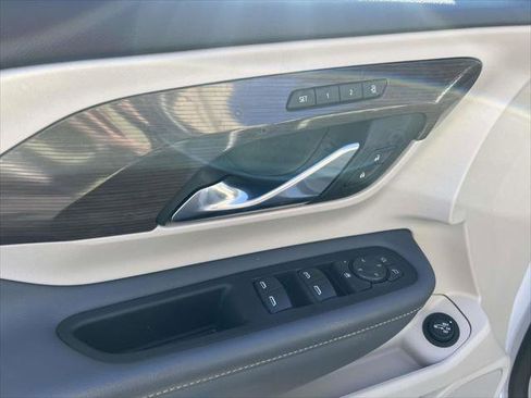 Used 2022 GMC Terrain Denali image 17