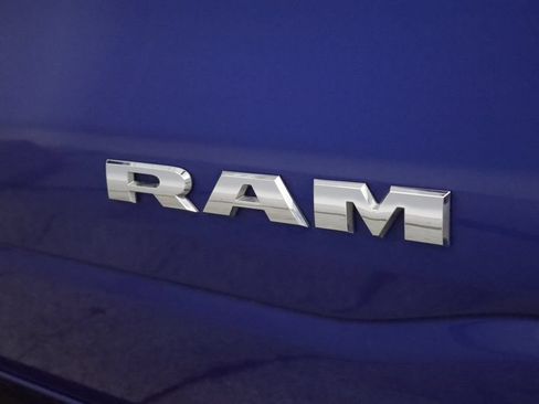 Used 2019 RAM 1500 Laramie w/ Sport Appearance Package AWD/4WD image 11