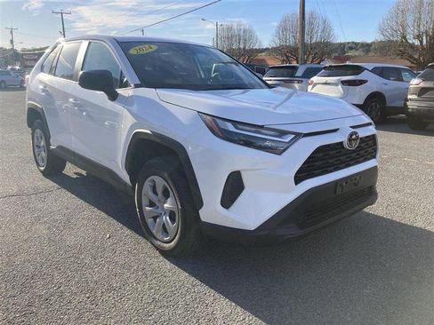 Used 2024 Toyota RAV4 LE AWD/4WD image 3