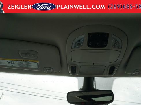 Used 2023 Chrysler Pacifica Limited FWD image 33