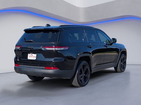 Used 2025 Jeep Grand Cherokee L Altitude AWD/4WD image 9