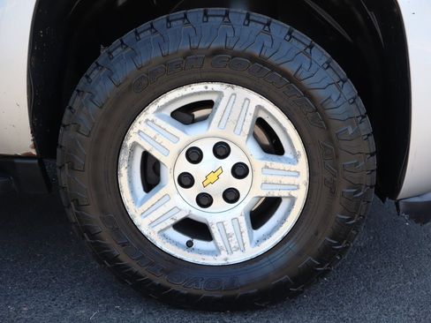 Used 2008 Chevrolet Suburban LT w/ LT Preferred Equipment Group AWD/4WD image 44