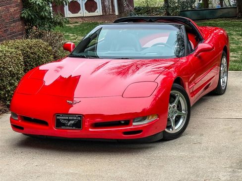 Used 2004 Chevrolet Corvette Coupe w/ Roof Package image 15