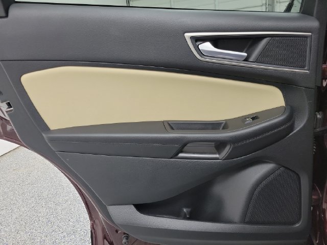Used 2022 Ford Edge SEL w/ Convenience Package AWD/4WD image 11