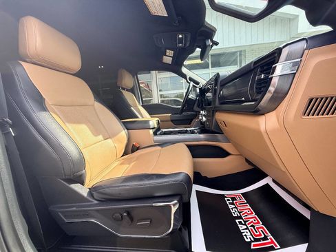 Used 2023 Ford F250 Lariat w/ Chrome Package image 46