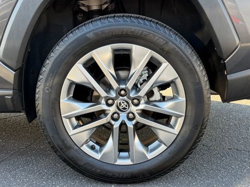 Used 2024 Toyota RAV4 XLE Premium image 12