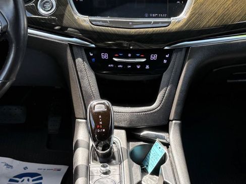 Used 2020 Cadillac XT6 Premium Luxury FWD image 12