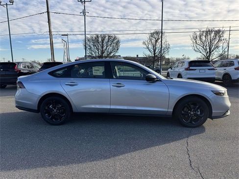 New 2025 Honda Accord SE image 5