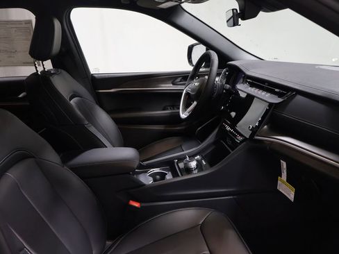 New 2026 Jeep Grand Cherokee Limited AWD/4WD image 18