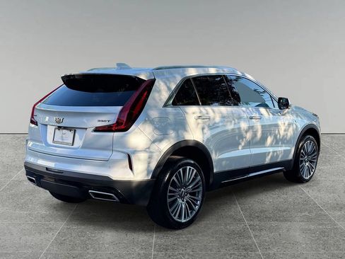 Used 2025 Cadillac XT4 Premium Luxury FWD image 10