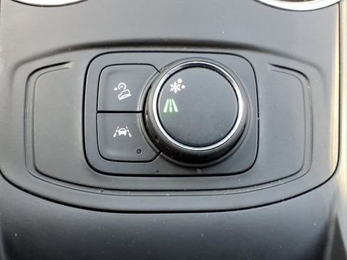 Used 2023 GMC Terrain SLE FWD image 23