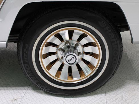 Used 1986 Jeep Grand Wagoneer image 87