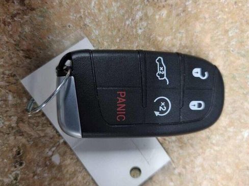 Used 2017 Jeep Grand Cherokee Limited image 56