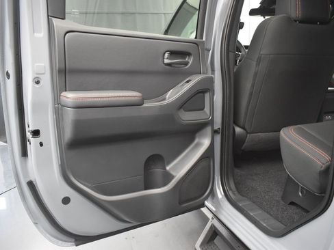 New 2026 Nissan Frontier PRO-4X w/ Pro-4x Convenience Package image 16