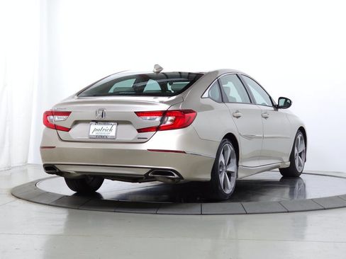 Used 2018 Honda Accord Touring image 10