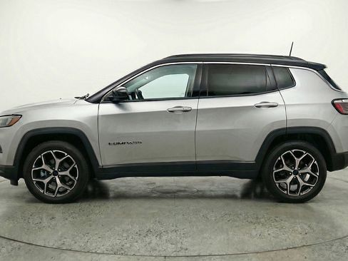Used 2025 Jeep Compass Limited image 5