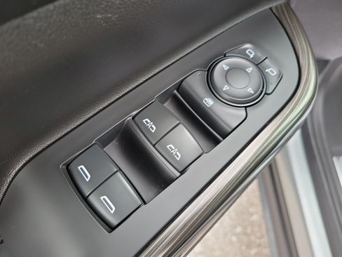 Certified 2023 GMC Acadia SLT FWD image 17