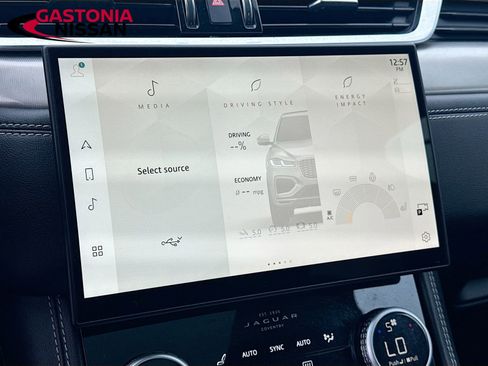 Used 2024 Jaguar F-PACE R-Dynamic S image 19