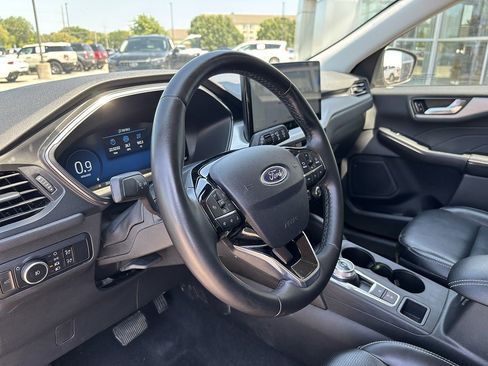 Used 2024 Ford Escape Platinum AWD/4WD image 10
