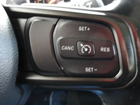 Used 2020 Jeep Wrangler Sport AWD/4WD image 19