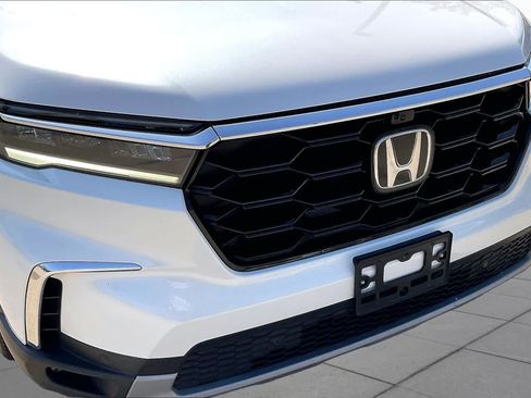 Used 2025 Honda Pilot Elite image 29