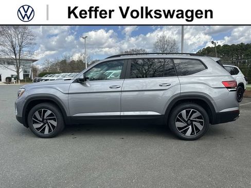 New 2026 Volkswagen Atlas SE FWD image 2
