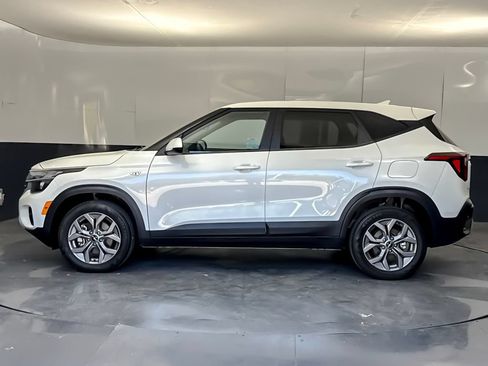 Used 2024 Kia Seltos LX AWD/4WD image 6