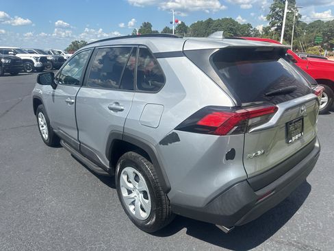Used 2019 Toyota RAV4 LE w/ Carpet Mat Package FWD image 6