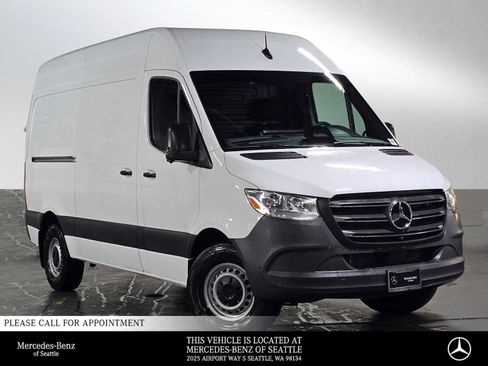 Used 2025 Mercedes-Benz Sprinter 2500 image 1