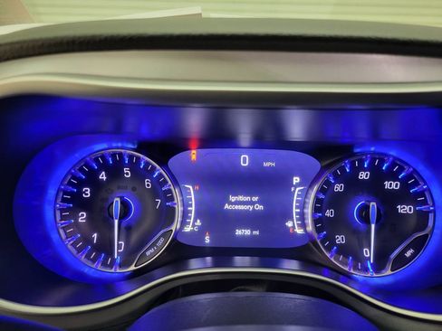 Used 2024 Chrysler Pacifica Touring-L w/ S Appearance Package image 33