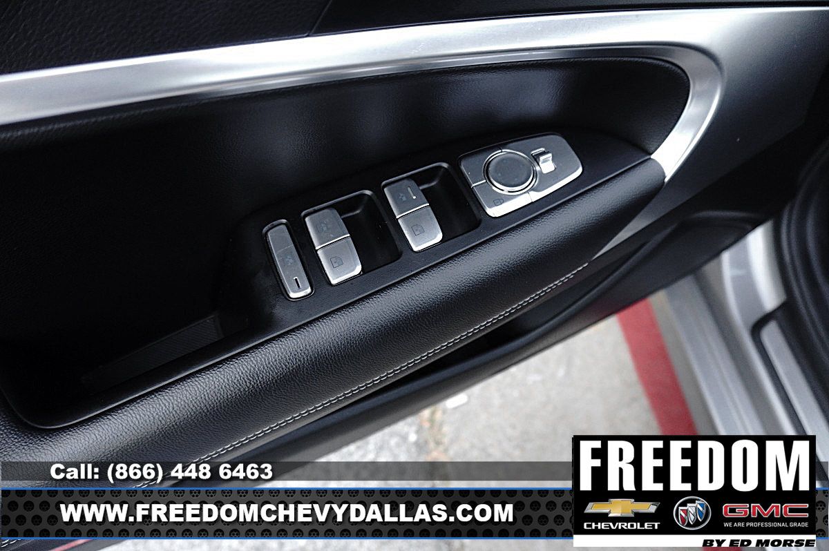 Used 2025 Genesis G70 2.5T RWD image 36
