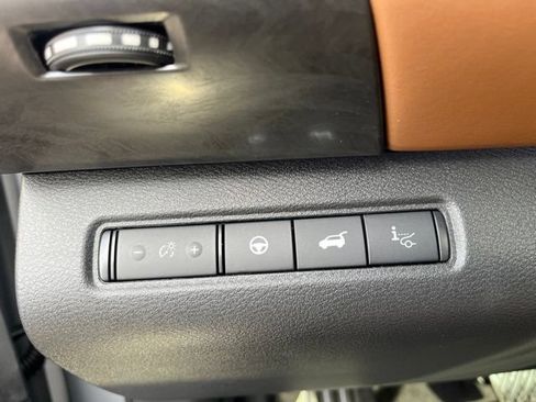 New 2026 Nissan Pathfinder Platinum w/ Lighting Package AWD/4WD image 22
