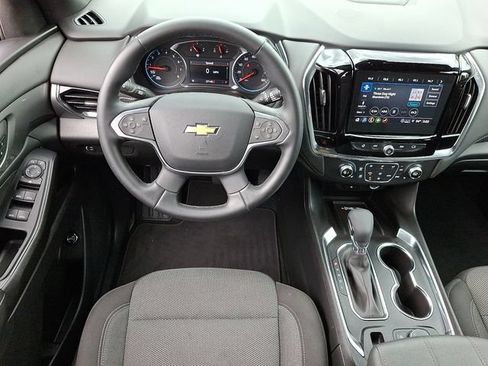 Used 2023 Chevrolet Traverse LT FWD image 12