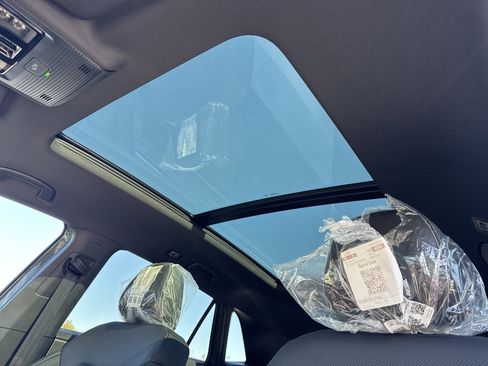 New 2026 Volkswagen Atlas Cross Sport SE image 27