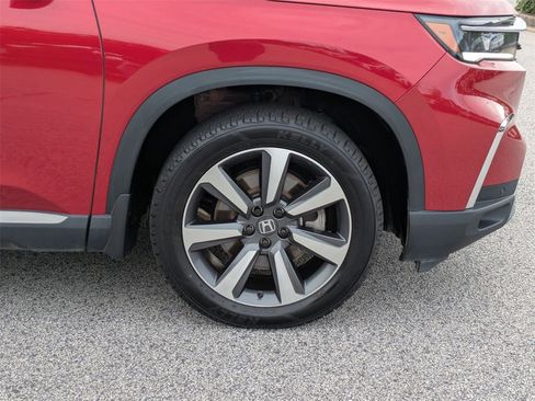 Used 2023 Honda Pilot Elite image 11