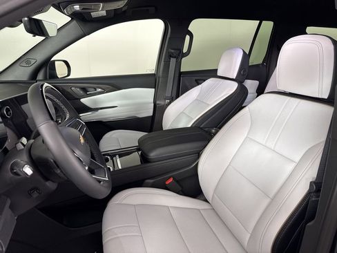New 2026 Chevrolet Traverse High Country FWD image 17