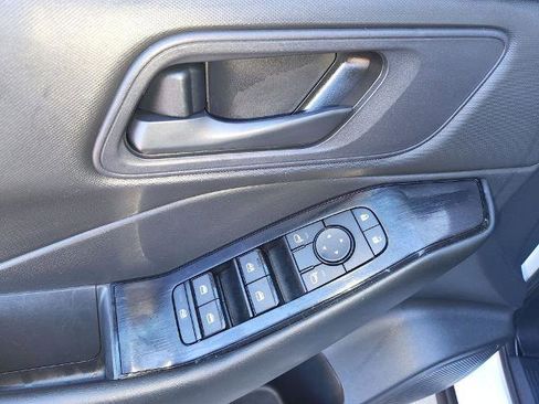 Certified 2024 Nissan Rogue S image 28