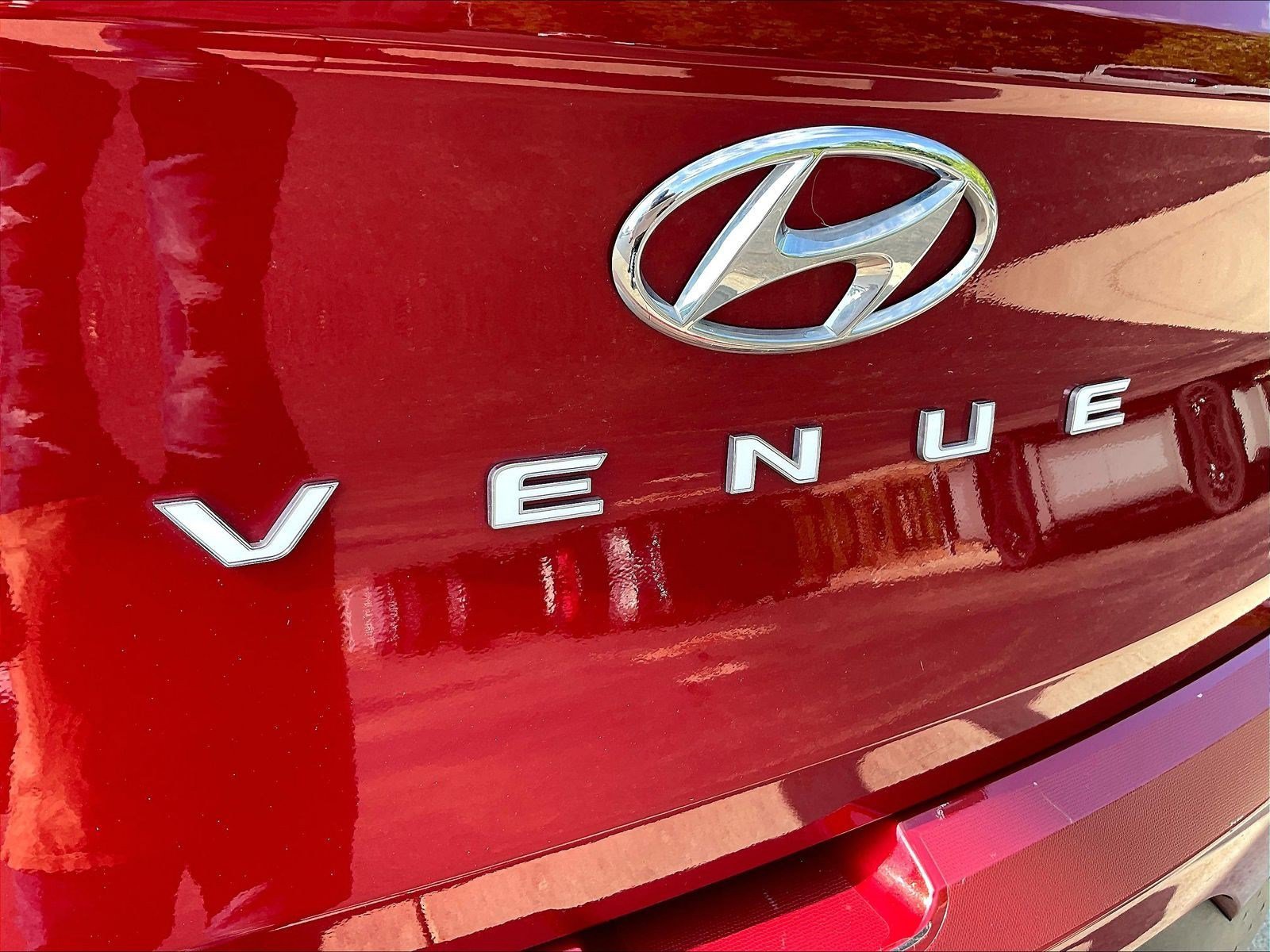 Used 2023 Hyundai Venue SEL w/ Cargo Package FWD image 22