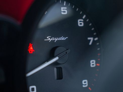 Used 2016 Porsche Boxster Spyder image 38