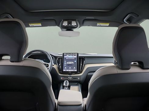 New 2026 Volvo XC60 B5 Plus w/ Protection Package Premier image 10