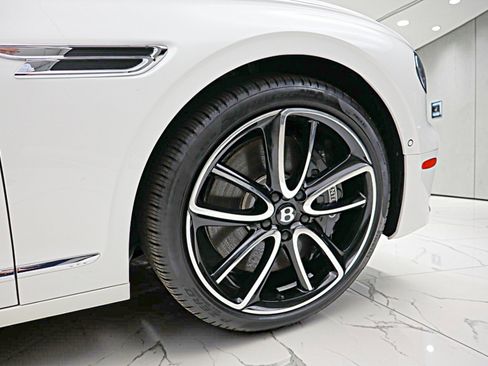 Used 2024 Bentley Flying Spur S V8 image 12