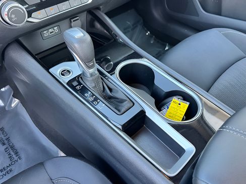 Used 2024 Nissan Altima 2.5 SV FWD image 33
