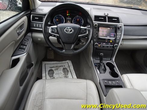 Used 2017 Toyota Camry XLE w/ Moonroof Package FWD image 12