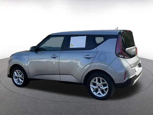 Used 2025 Kia Soul LX w/ LX Technology Package image 10