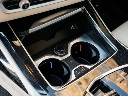 Used 2023 BMW X7 M60i w/ Executive Package image 13