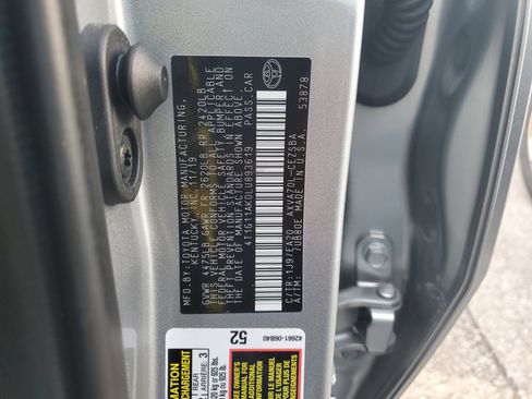 Used 2020 Toyota Camry SE image 30