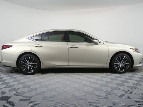 Used 2024 Lexus ES 350 w/ Premium Package image 2