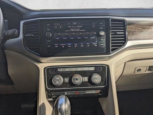 Used 2022 Volkswagen Atlas SE w/ Black Wheel Package image 14