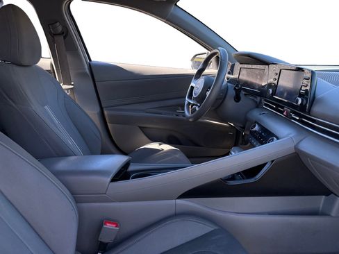 Used 2022 Hyundai Elantra SEL w/ Convenience + Premium Package image 14